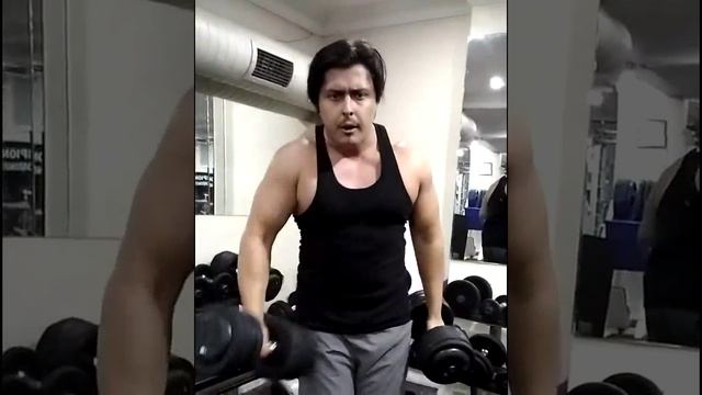 Dumbell Biceps Curl 35 kg / 80 Ib 12 Reps смотреть онлайн