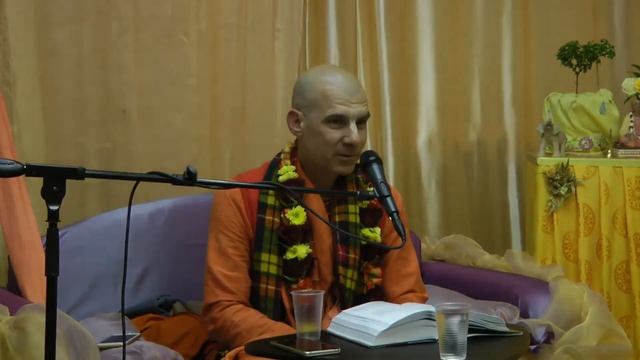 Бхакти Расаяна Сагар Свами | Об отношениях между мужчиной и женщиной смотреть онлайн