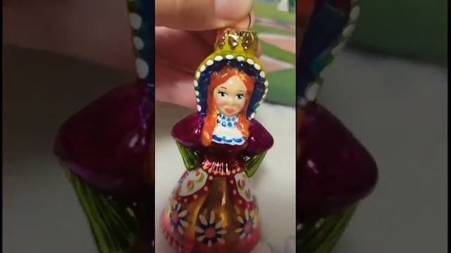 Стеклянные ёлочные игрушки Дымковские девушки.