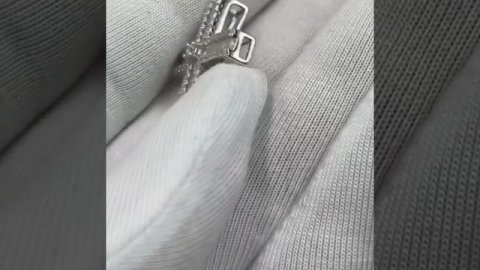 Серебряный крестик