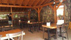 Территория отеля woodline