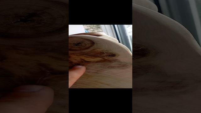 Природа рисует уникальные образы. 
 Просто отшлифованный кусок дерева.
