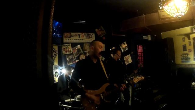 Руки вверх в г.Улан-Удэ Harat's PUB(Под небом) смотреть онлайн