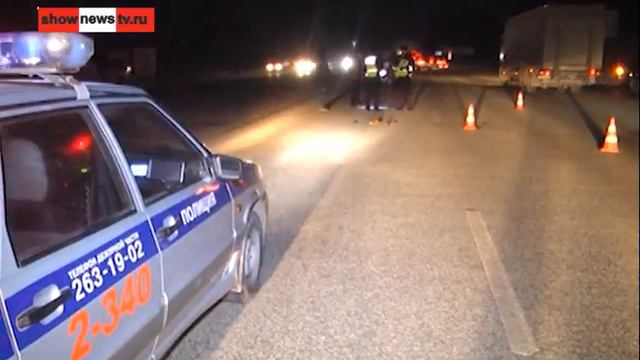 Дама на "четырке" снесла длинноволосого деда смотреть онлайн