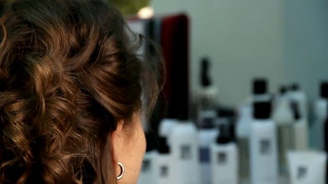 Праздничная,новогодняя прическа своими руками. Прическа с локонами на волосы средней длины смотреть онлайн