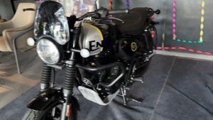 Royal Enfield Hunter 350 vs Royal Enfield Scram 411 | Detailed Comparison