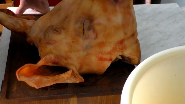 Обвалка свиной головы. смотреть онлайн