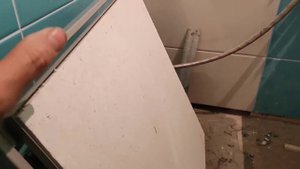 Установка скрытого лючка под ванну.