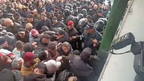 В Кишиневе произошли столкновения протестующих с полицией