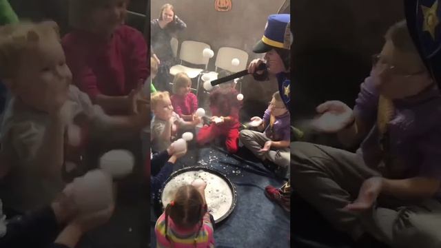 Детский Аниматор и Шоу Мыльных Пузырей смотреть онлайн