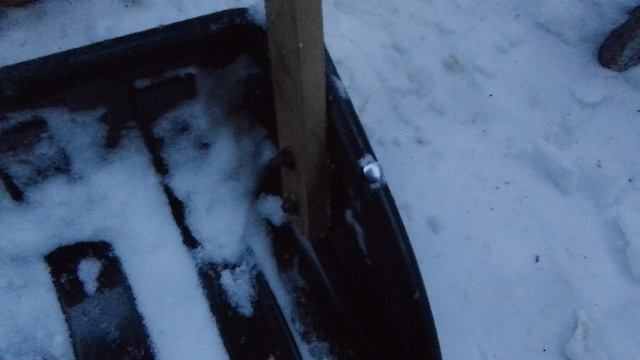 Ремонт зимней лопаты