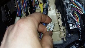 TOYOTA HARRIER HYBRID 2014г. установка авто-сигнализации PANDECT X-3110 легче некуда!!!