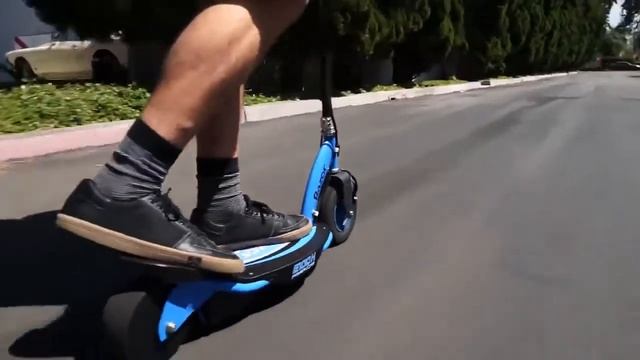 Детский электросамокат Razor Power Core E100 смотреть онлайн