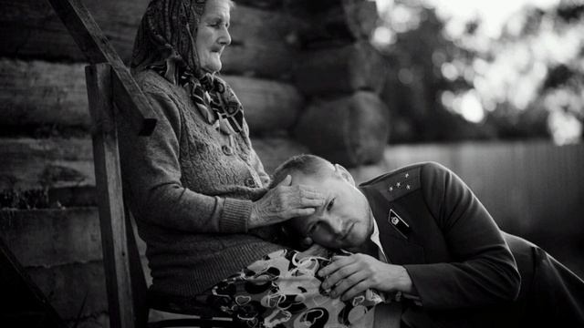 Берегите своих матерей. Христианская песня под гитару. смотреть онлайн