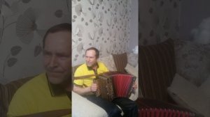 Песня " Иволга " исполняет Александр Мещеряков.