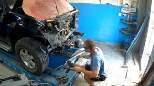 MITSUBISHI L200. правка рамы. сварка. вытяжка кузова.