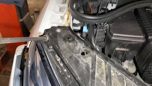 MERCEDES BENZ,GLE 350,W166, Removal/install Headlight смотреть онлайн