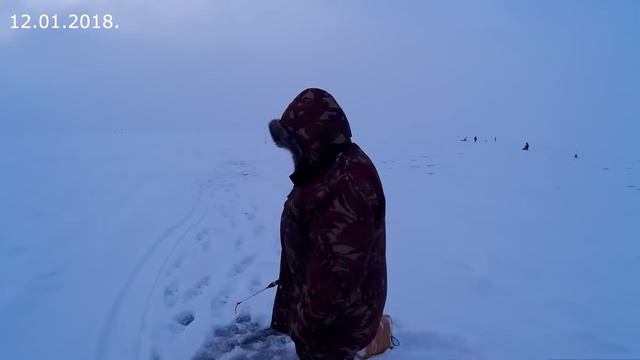 12.01.18. Приобщаю к рыбалке ))). смотреть онлайн