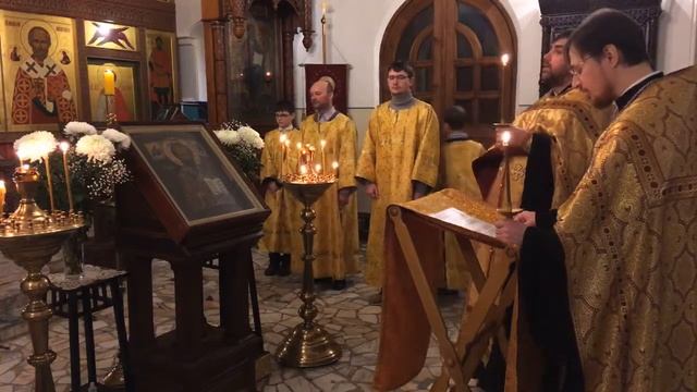 Вечерня. Молебен с акафистом святителю Николаю Чудотворцу смотреть онлайн