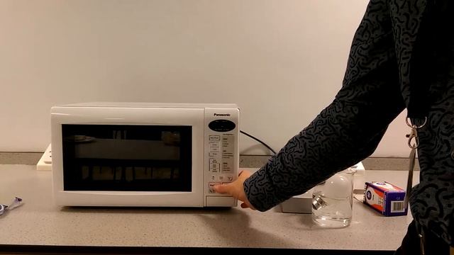 Mr C puts a milky way in a microwave смотреть онлайн