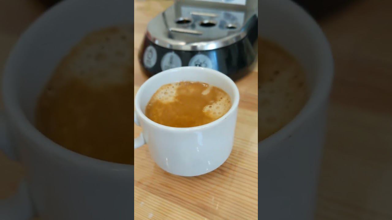 DELONGHI EC680 (DEDICA) демонстрация работоспособности. смотреть онлайн