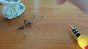How to clean Braun Silk-epil 5 pivoting head from hairs