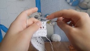 Одежда для кукол крючком. Платье с рюшами.
