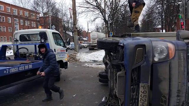 ДТПв Туле на перекрестке Кирова и Глинки смотреть онлайн