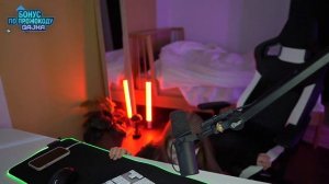 забыла что надела очень короткие шорты