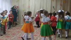 "Танец  с ложками"  под р. н. п. "Светит месяц"