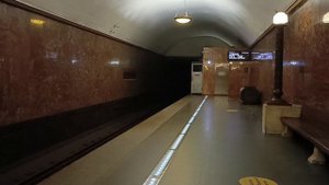 Поезд 81/740/741 Русич прибывает на станцию Электрозаводская АПЛ