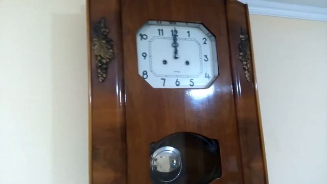 Настенные часы Янтарь ОЧЗ с боем 1966г. смотреть онлайн