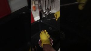 Приготовление шпротов из мелкой речной рыбы