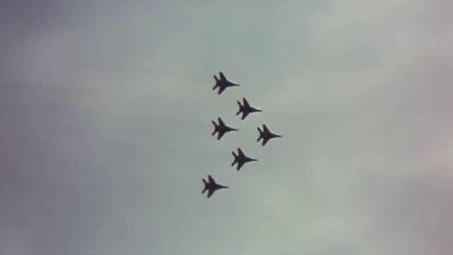 МАКС2011. "СТРИЖИ" МИГ-29 смотреть онлайн