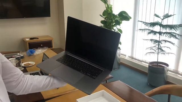 Apple MacBook Pro 16 inch 2020| Unboxing | MVVK2 смотреть онлайн