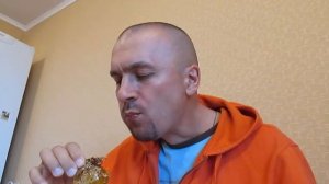 Мед в сотах - как я люблю его есть )