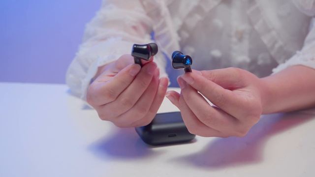 Trên Tay Và Đánh Giá Nhanh Tai Nghe Razer Hammerhead True Wireless Version Earbuds Black смотреть онлайн