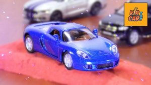 Машинки игрушки. Машинки ездят по песку. Кир Кар Тойс