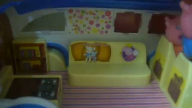 Автобус для кемпинга Свинка Пеппа смотреть онлайн