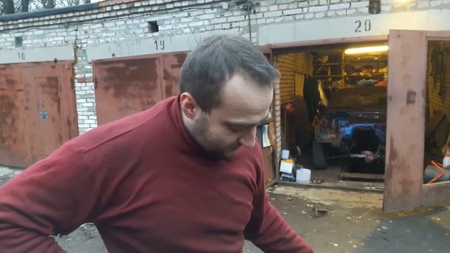 Пилю корч, и свапаем V8 4.4 литра в БМВ Е30 смотреть онлайн