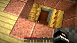 Теперь в доме обитает бабка | Minecraft Granny house