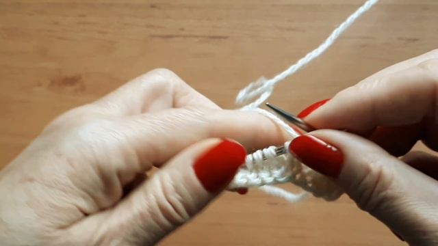 Узор спицами для женского свитера