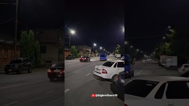 Фургон T3 против Infiniti M45 370 л.с. #гонки #авто #supercars смотреть онлайн