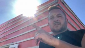 Сбор дождевой  воды— 9000-литровая система хранения воды. Гравитационный полив для биовегитария.