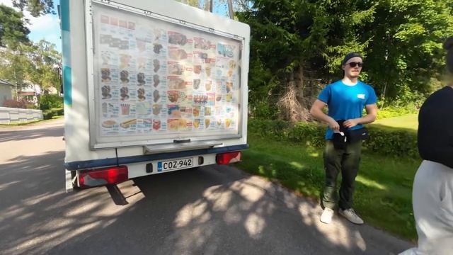 Покупаю мороженое в фургончике! смотреть онлайн