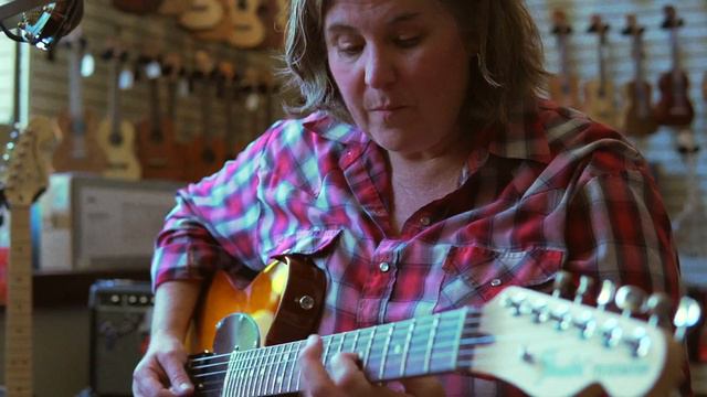 Laura Doherty "Electric Guitar" / @fender American Performer Telecaster смотреть онлайн