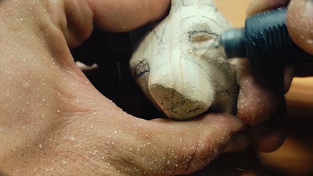 Резьба по дереву. Волк
