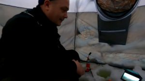 Веселая рыбалка на сига и хариуса / Зимняя рыбалка на сига и хариуса  / Отличный клев белой рыбы