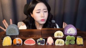 과즙 팡팡 리얼 쫀득? 생과일 찹쌀떡에 흑임자 백설기 떡케이크 먹방 ASMR 디저트ㅣKorean Dessert Fruit Rice Cake Mukbang