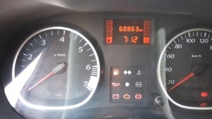 За какое время гаснет лампа низкого давления масла при запуске на холодную на Renault Duster F4R